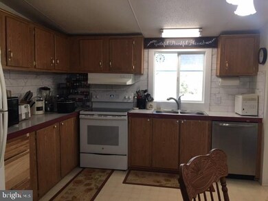 193 Heritage Ln, Berkeley Springs, WV 25411 - photo 5