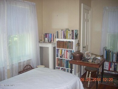 bedroom4