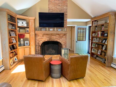 4 Commons Lane