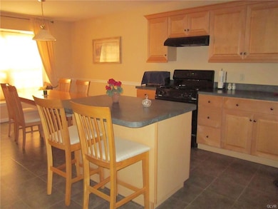 2185 Woodridge Dr, Macungie, PA 18062 - photo 5