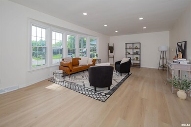 2319 Salem Ct, Bettendorf, IA 52722 - photo 6