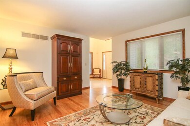 827 Shady Oaks Ln, Oregon, WI 53575 - photo 2