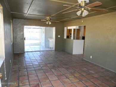 023-300315 Family Room 2