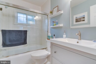 13316 Turkey Branch Pkwy, Rockville, MD 20853 - photo 7