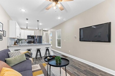 07-Living Area