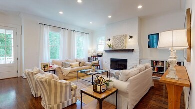 Open floor plan living area/great room with gas fi
