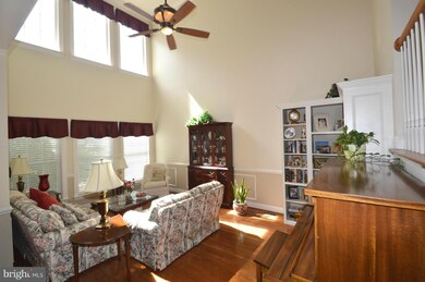 25677 Tremaine Terrace, Chantilly, VA 20152 - photo 5