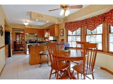 1236 Catalpa Ln, Naperville, IL 60540 - photo 3