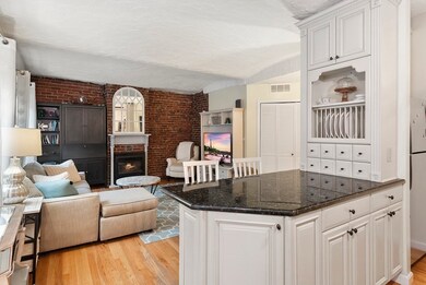 9 Battery St unit 3, Boston, MA 02109 - photo 4