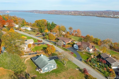 39 Susan Dr, Newburgh, NY 12550 - photo 3