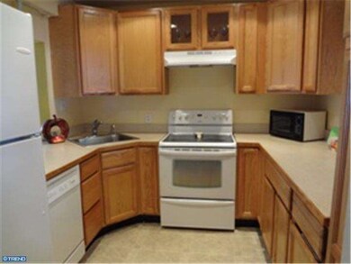 16 River Ln, Levittown, PA 19055 - photo 6