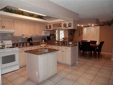 1303 Wedgewood Dr, El Paso, TX 79925 - photo 5