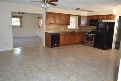960 Butia Street (38)