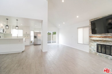 36825 Doheny Ln, Palmdale, CA 93552 - photo 3