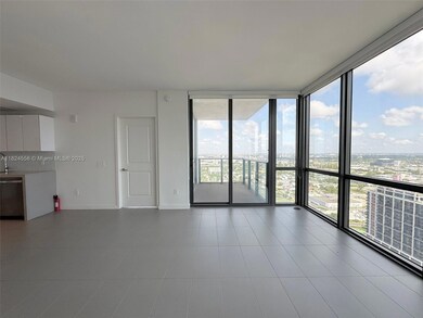CANVAS unit 3216, Miami, FL 33132 - photo 3