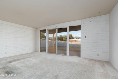 13-web-or-mls-8133 E 6th St-13