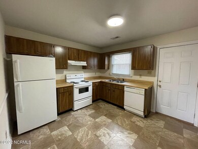 108 Stallion Dr, Jacksonville, NC 28540 - photo 2