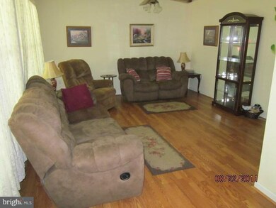40655 Vilgrain Farm Ln, Aldie, VA 20105 - photo 2