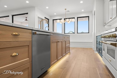 38-web-or-mls-3361 Clara Ln-5