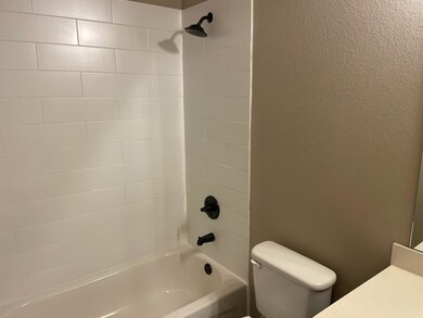 9889 Grosbeak Ln, the Woodlands, TX 77354 - photo 5