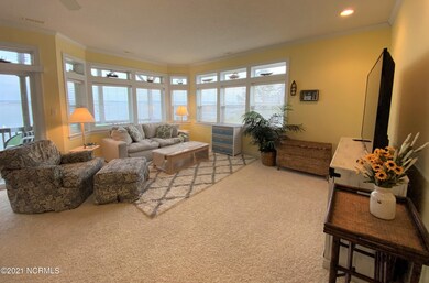 6 Living room with views and lots of lig