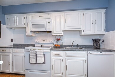 612 Chickering Rd unit 612, North Andover, MA 01845 - photo 2