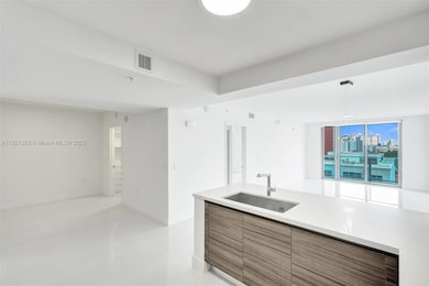 Parque Towers at St. Tropez unit 5-805, Sunny Isles Beach, FL 33160 - photo 2