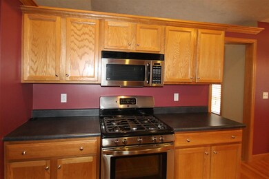 6008 W Charleston Ct, Peoria, IL 61607 - photo 4