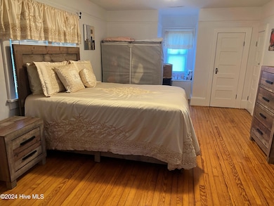 BEDROOM 2.