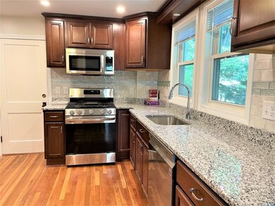 112 Walnut St unit 112, Watertown, MA 02472 - photo 2