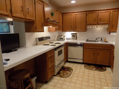 1324 Cranbrook Terrace NE unit 26, Grand Rapids, MI 49505 - photo 2