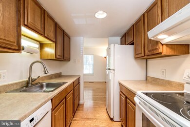 8764 Tamar Dr, Columbia, MD 21045 - photo 6