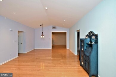 815 Persimmon Ln unit V126, Langhorne, PA 19047 - photo 4