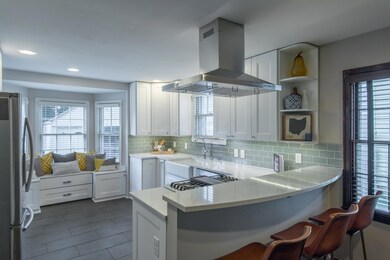 Kitchen with breakfast bar