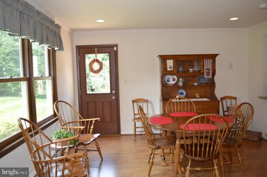 5204 Portsmouth Rd, Fairfax, VA 22032 - photo 4