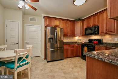 8960 Fascination Ct unit 311, Lorton, VA 22079 - photo 7
