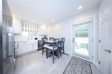 54 S Railroad Ave, Staten Island, NY 10305 - photo 7