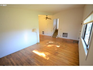 1712 Roberts St, the Dalles, OR 97058 - photo 3