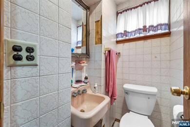 17 Bond St, Wallington, NJ 07057 - photo 5