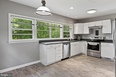 45342 Woodlawn Dr, California, MD 20619 - photo 3