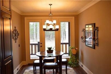 Entry to eat-in kitchen