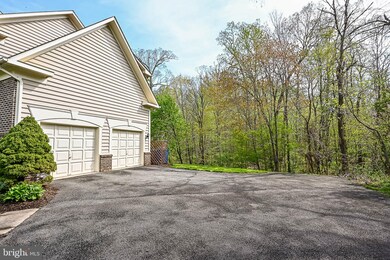 12014 Creekbend Dr, Reston, VA 20194 - photo 3