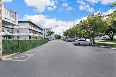 1715 N 16th Ave unit 203, Hollywood, FL 33020 - photo 3