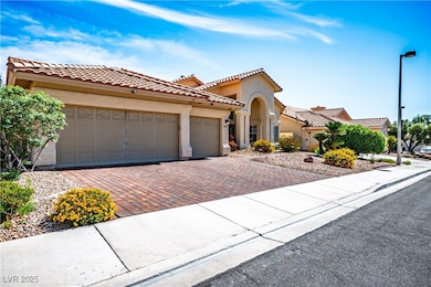Mediterranean / spanish-style house featuring stuc