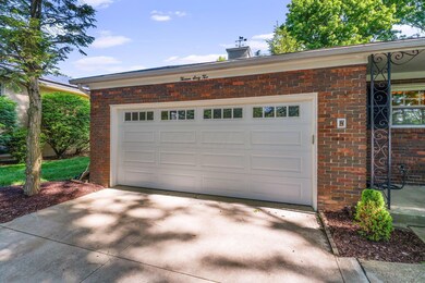 1362 Kingsgate Rd (Exterior)-6