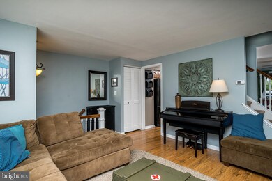 922 Circle Dr, Halethorpe, MD 21227 - photo 6