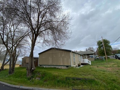 1349 Lakeview Ave, Klamath Falls, OR 97601 - photo 3
