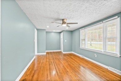 416 Patrick Henry Rd, Brookneal, VA 24528 - photo 2