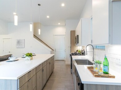 604 Janisch Rd, Houston, TX 77018 - photo 6