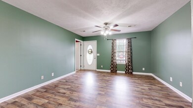 106 Stonefield Cir, Shelbyville, TN 37160 - photo 4